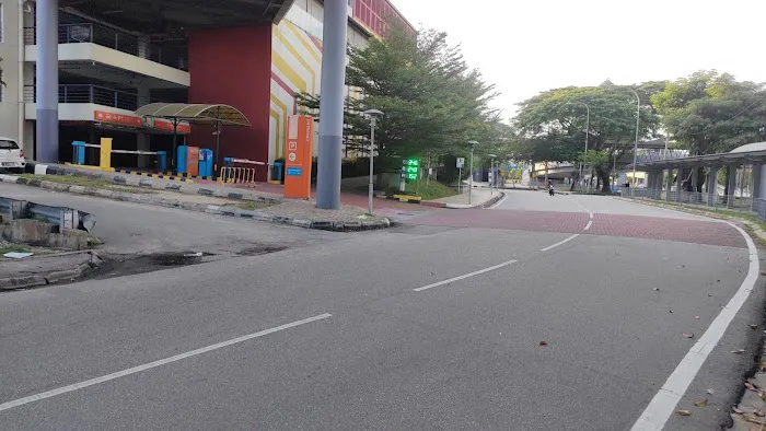Loading Bay Leisure Mall Picture 2