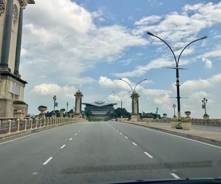 Seri Gemilang bridge Parking