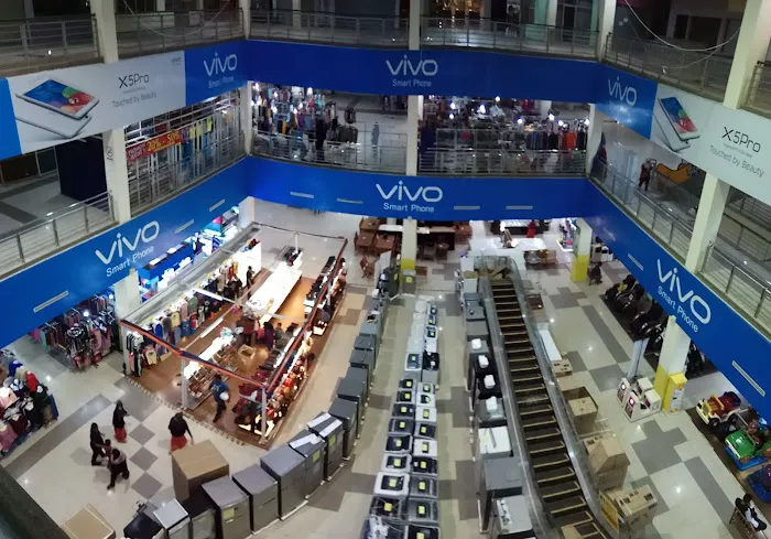 Kiara Square Shopping Mall Picture 3