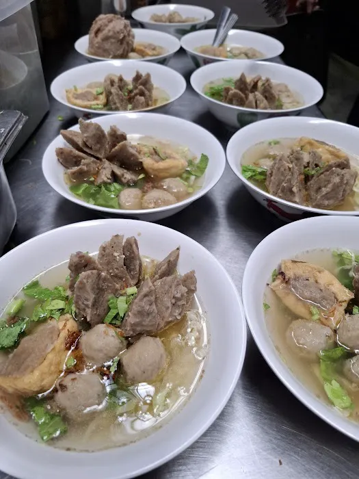 D'nyonya bakso Picture 1