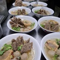 D'nyonya bakso ico