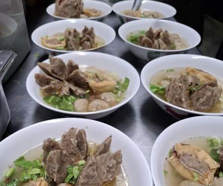 D'nyonya bakso