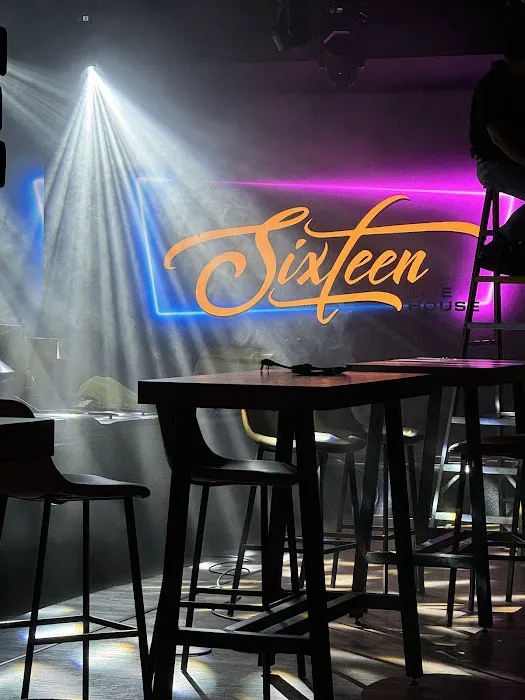 The Sixteen Live House Picture 10