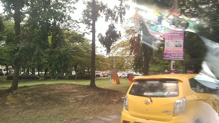 Park Beside Surau Al-Hidayah Picture 4