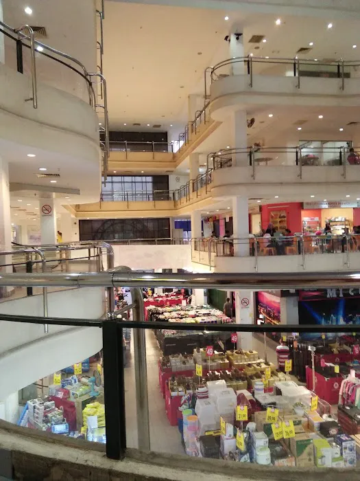 Paragon Point Shopping Centre Picture 5