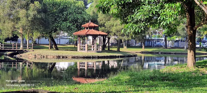 Botanic Garden Canal Picture 8