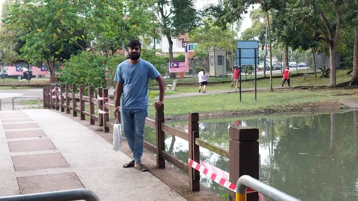 Botanic Garden Canal Picture 10