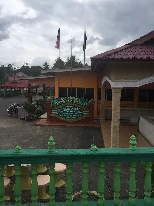 MASJID AS- SOLEHIN JENGKA 3 Picture 1