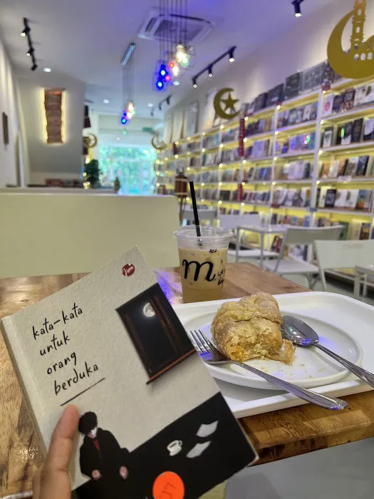 JEJAK Buku & Kopi Picture 1