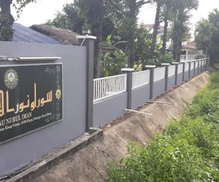 Surau Nurul Iman, Taman Klang utama