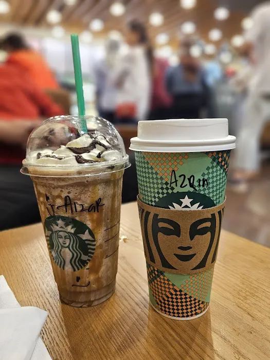 Starbucks Lingkaran Karak DT Petronas Picture 6
