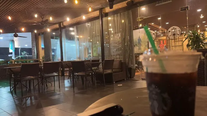 Starbucks Lingkaran Karak DT Petronas Picture 2