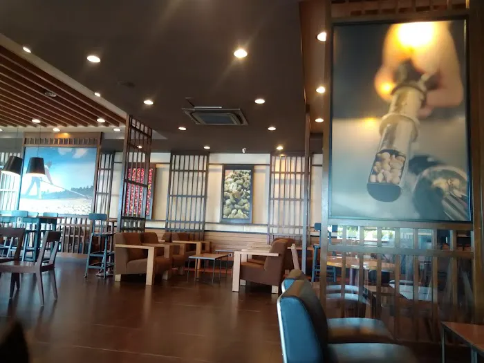 Starbucks Lingkaran Karak DT Petronas Picture 5