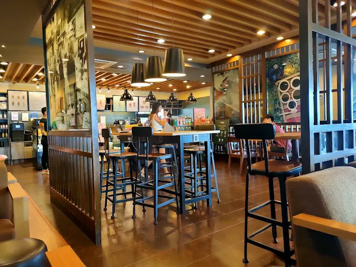 Starbucks Lingkaran Karak DT Petronas Picture 4