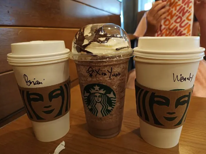 Starbucks Lingkaran Karak DT Petronas Picture 9