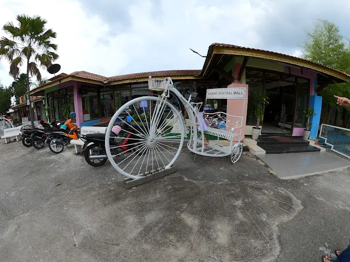 SABAK SENTRAL MALL Picture 10