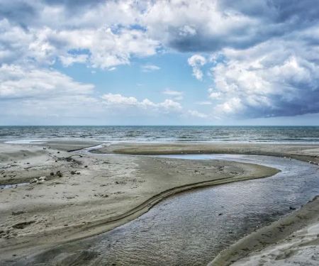 Pantai Melawi