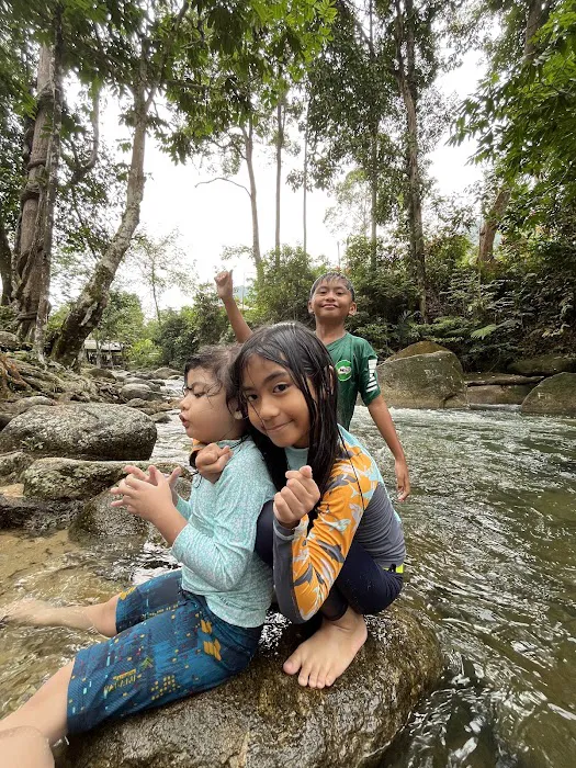 Inki River Waterfall Picture 2