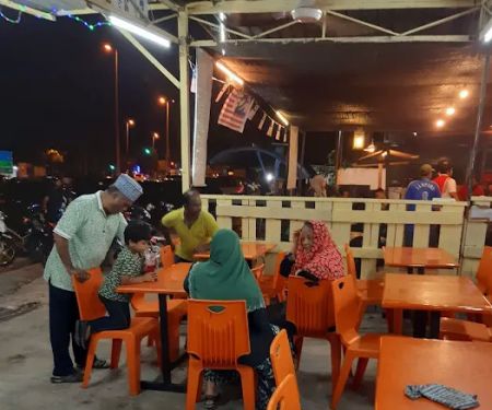 Restoran Kak July Maimbaw