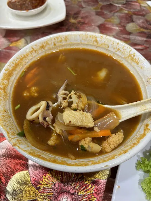 Izan food house Picture 2