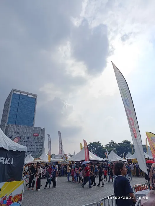 Setia City Park, Oval Lawn Picture 4