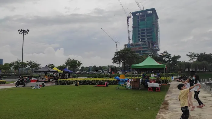 Setia City Park, Oval Lawn Picture 2