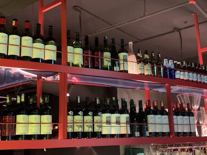 V8 Whisky Bar Picture 1