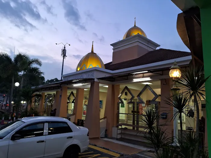 Ashabus Solihin Mosque Picture 1