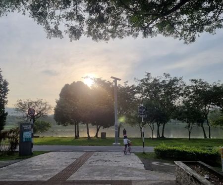 Kawasan Rekreasi Taman Tasik Depan Unisel