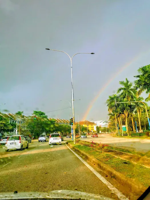 Kawasan Rekreasi Taman Tasik Depan Unisel Picture 4