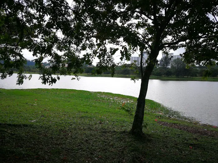 Kawasan Rekreasi Taman Tasik Depan Unisel Picture 6