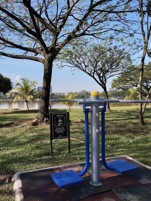 Kawasan Rekreasi Taman Tasik Depan Unisel Picture 5