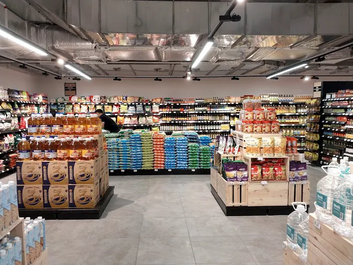 Bloomsvale Shopping Gallery Picture 2