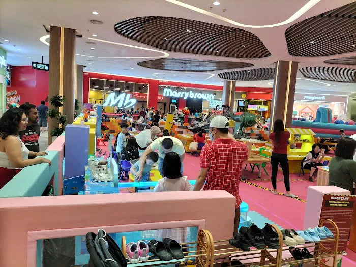 Bloomsvale Shopping Gallery Picture 8