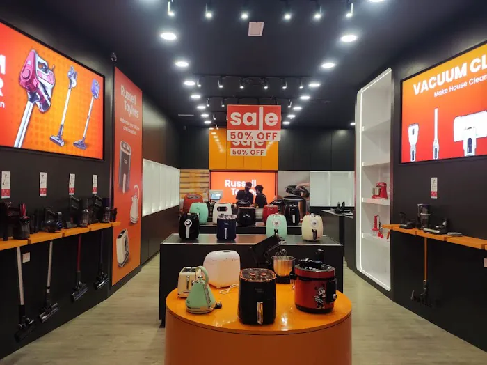 Russell Taylors Empire Shopping Gallery Picture 4