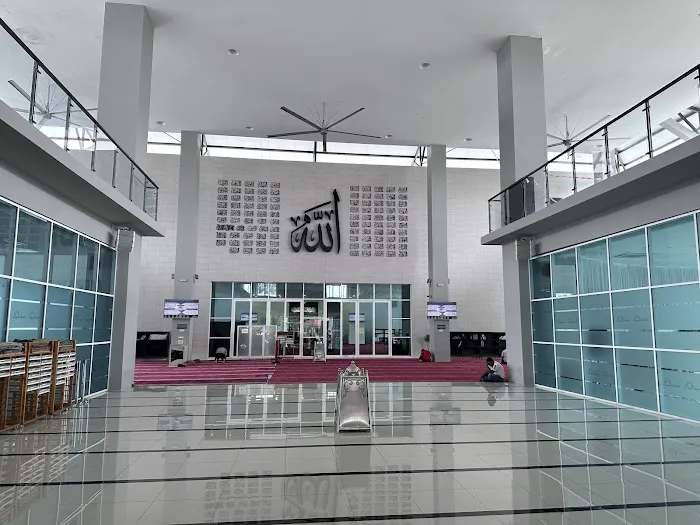 Al-Madaniah Subang Jaya Mosque Picture 3