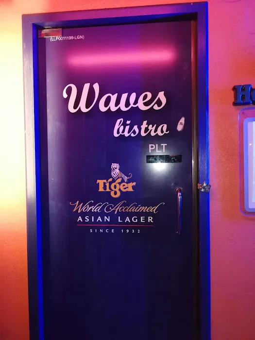 Waves Bistro Picture 4
