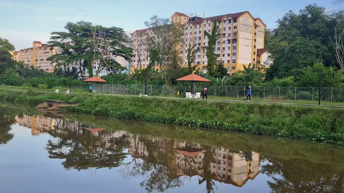 KOLAM TAKUNGAN MESRA ALAM TAMAN PUNCAK JALIL (KT19) Picture 3