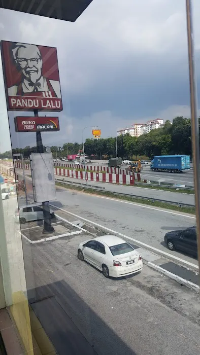 KFC Petronas Federal Highway Picture 10