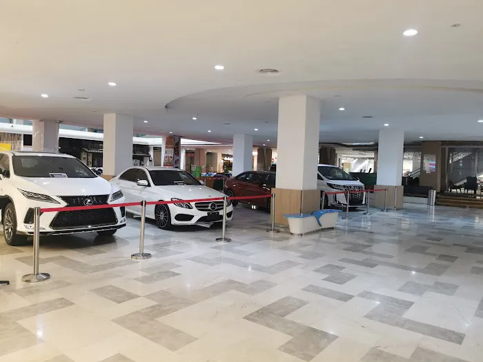 Evolve Concept Mall North Entrance Picture 3