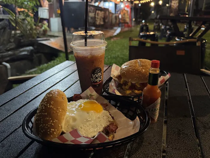 Meat Madness Smashed Burger Picture 10