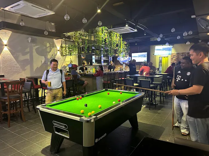 FRIEND'S TAVERN Picture 10