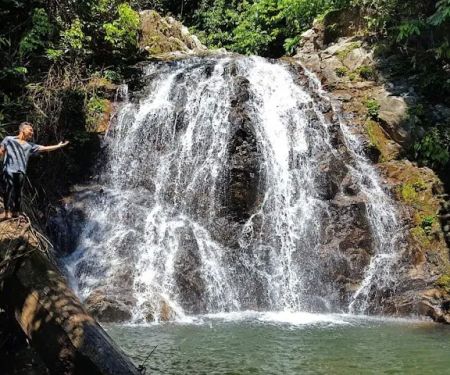 Air Terjun Lata Hujan