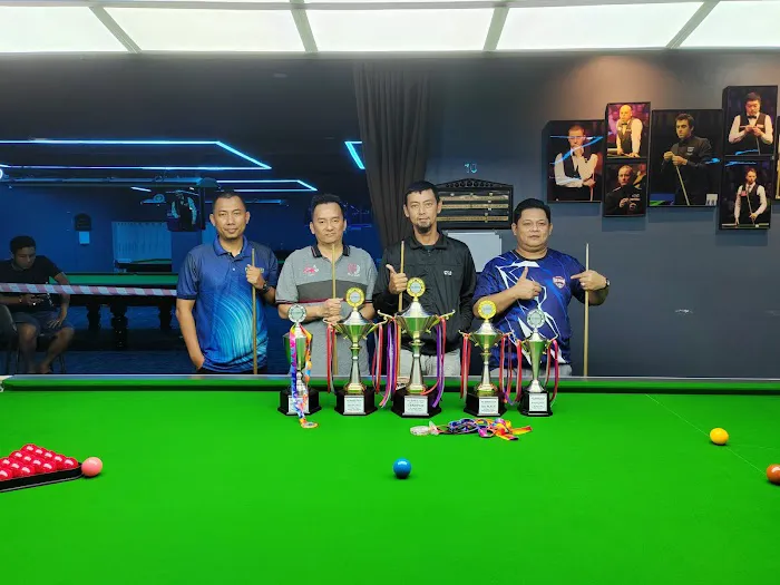 P&E SNOOKER CENTRE Picture 3