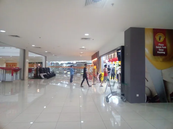 Plaza Salak Park Picture 9