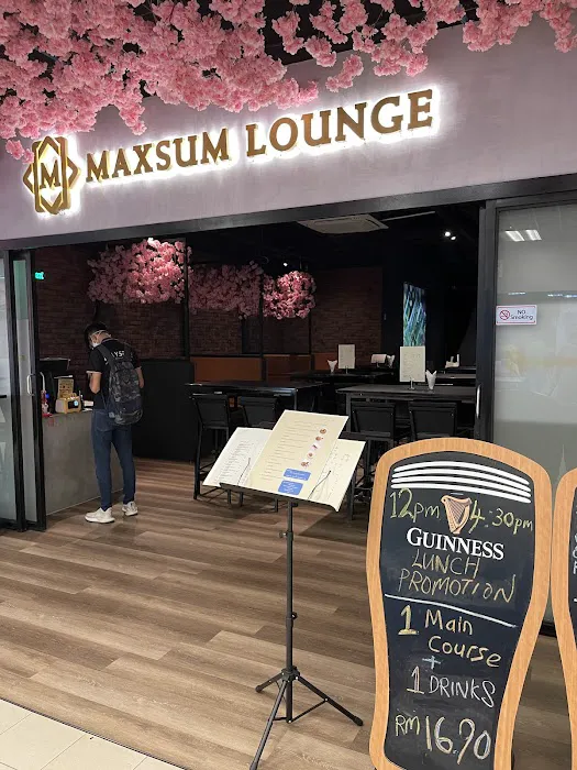 Maxsum Lounge (Kuchai NSK) Picture 3