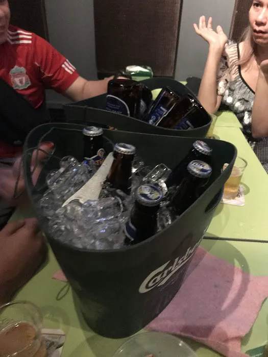 B.Boss Pub & Lounge Picture 6
