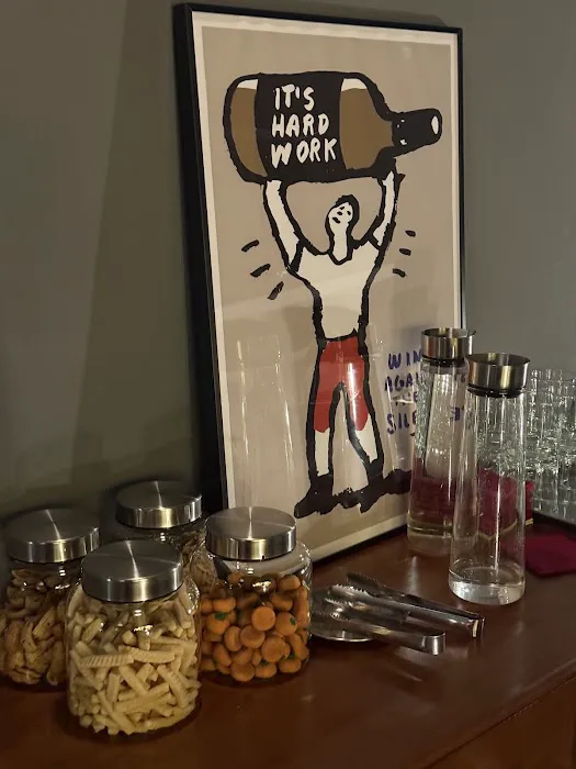 Cinderella Wine Bar Picture 4