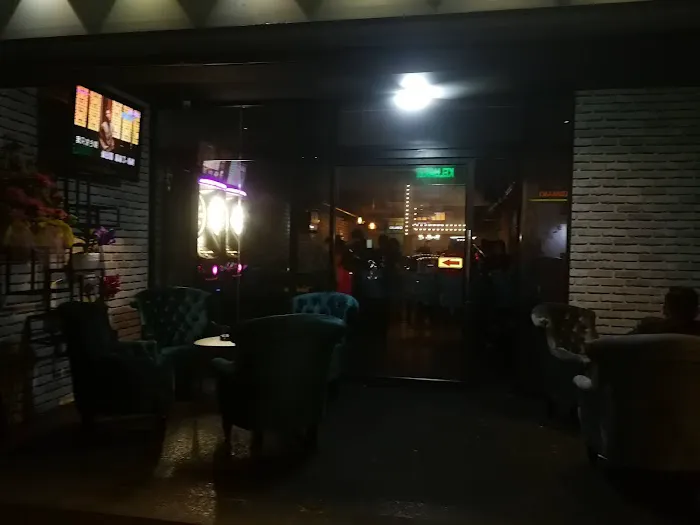 M1 Cafe & Bistro Picture 1