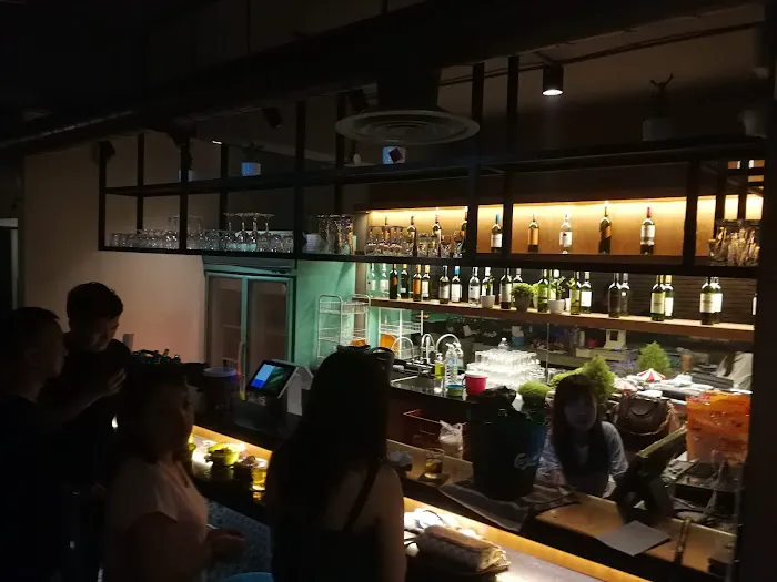 M1 Cafe & Bistro Picture 3